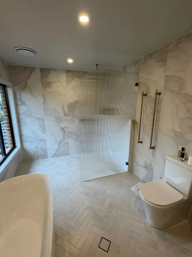 Fluted Narrow line showers